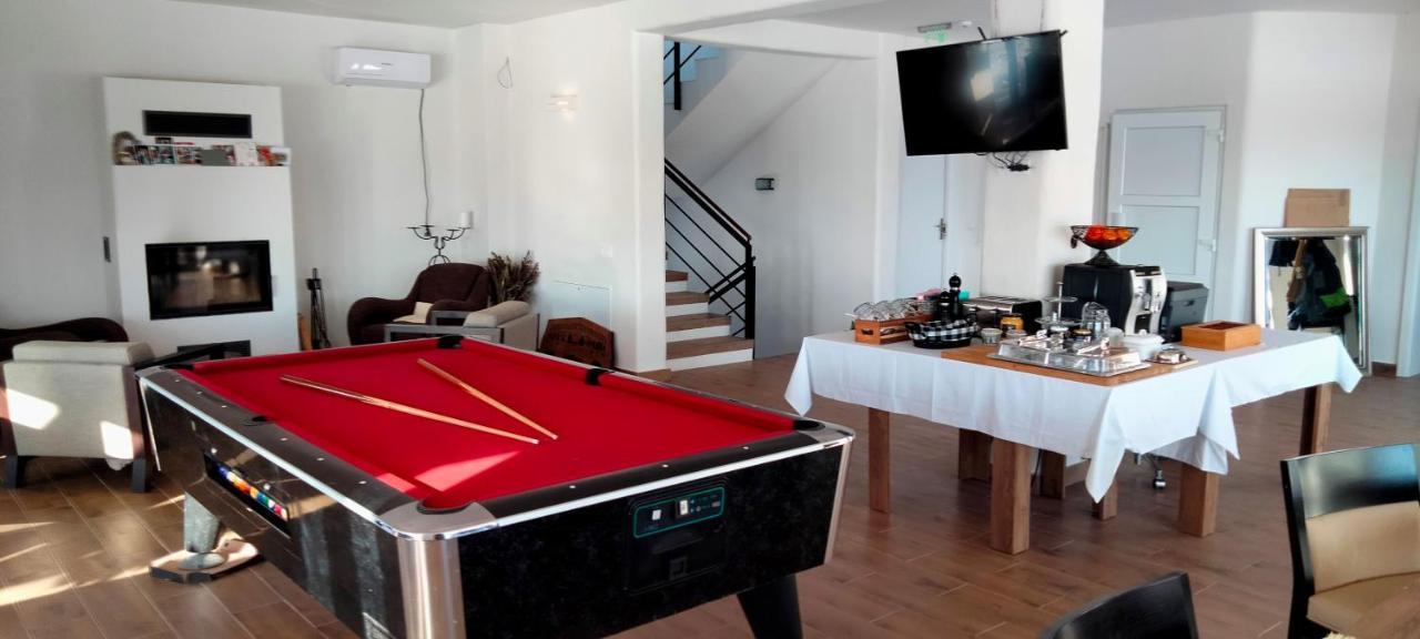 Casa Comilor Bed and Breakfast Surdesti  Εξωτερικό φωτογραφία
